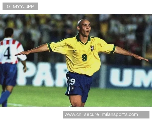 北美三巨头足球明星的传奇故事与影响力分析